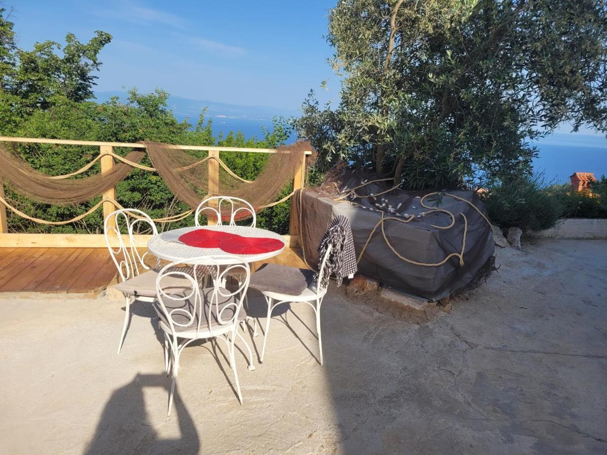 Ferienwohnung Mit Pool Kroatien Mit Meerblick Und Pool Lovran Exteriör bild