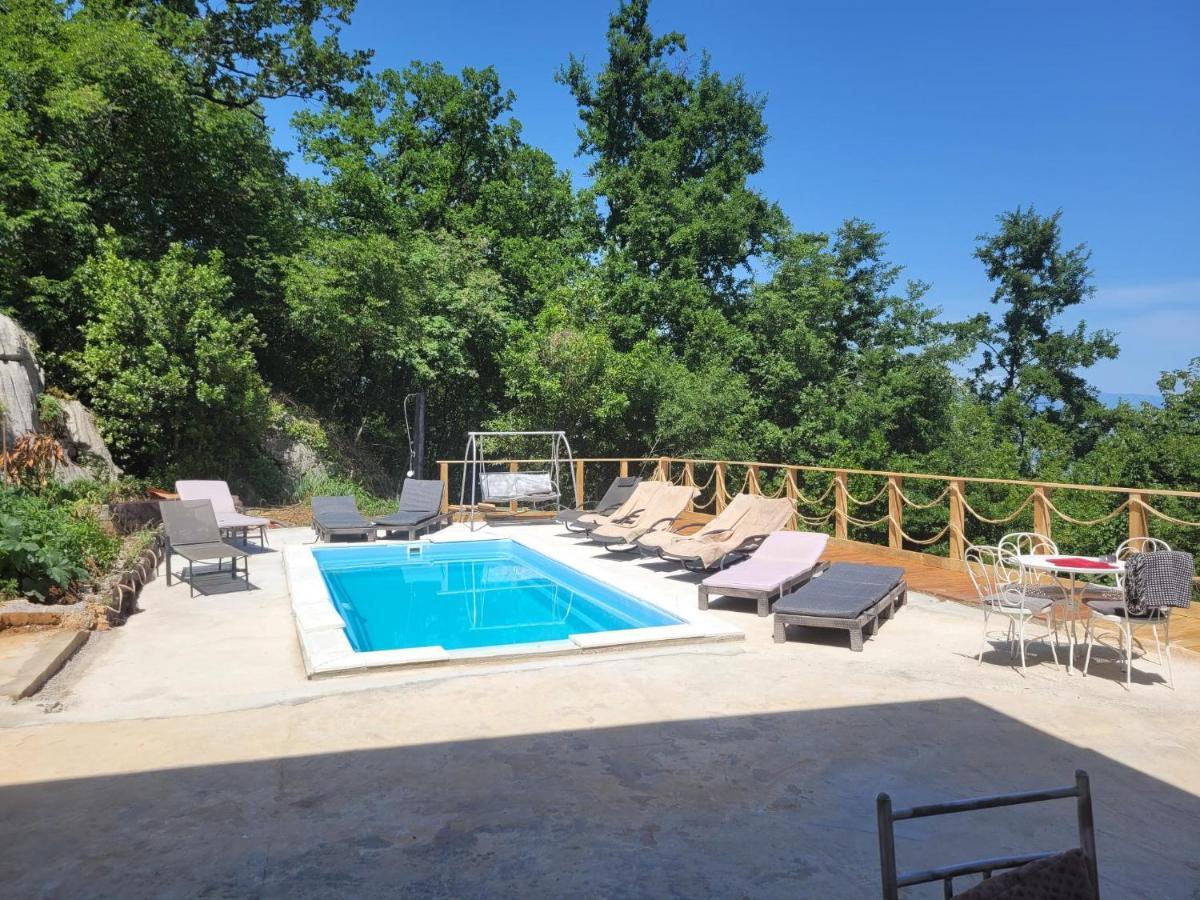 Ferienwohnung Mit Pool Kroatien Mit Meerblick Und Pool Lovran Exteriör bild