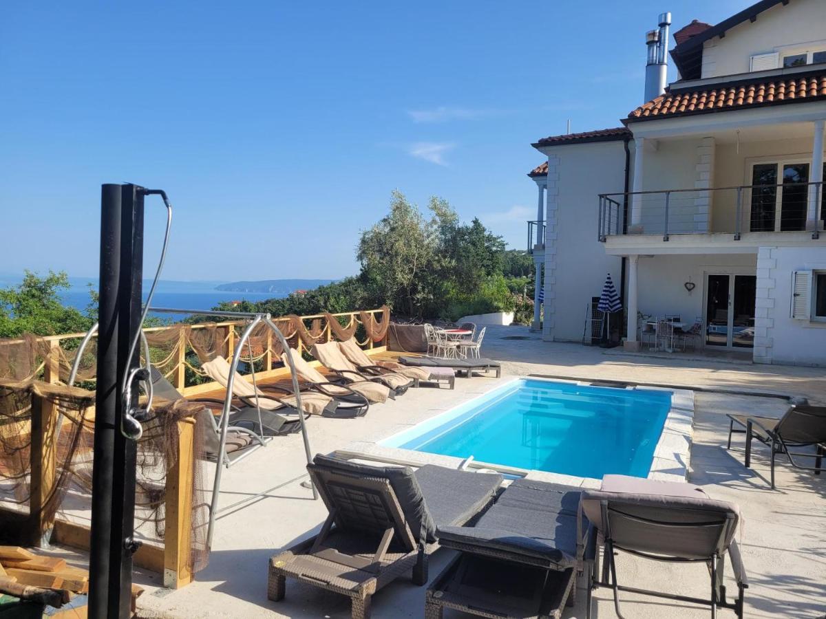 Ferienwohnung Mit Pool Kroatien Mit Meerblick Und Pool Lovran Exteriör bild