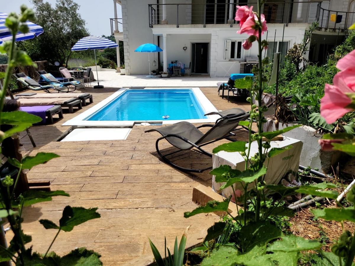 Ferienwohnung Mit Pool Kroatien Mit Meerblick Und Pool Lovran Exteriör bild