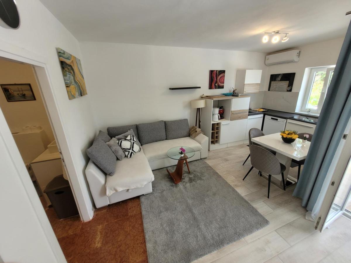Ferienwohnung Mit Pool Kroatien Mit Meerblick Und Pool Lovran Exteriör bild