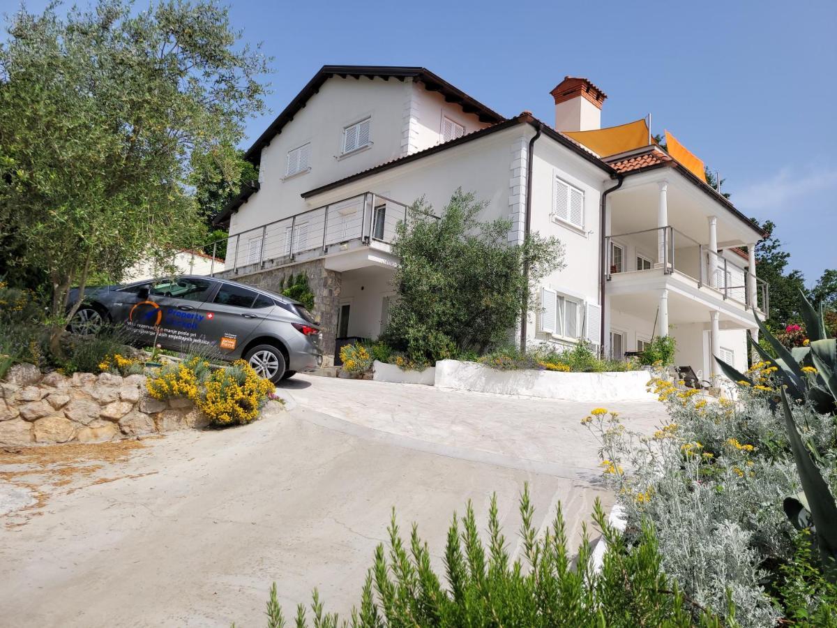Ferienwohnung Mit Pool Kroatien Mit Meerblick Und Pool Lovran Exteriör bild